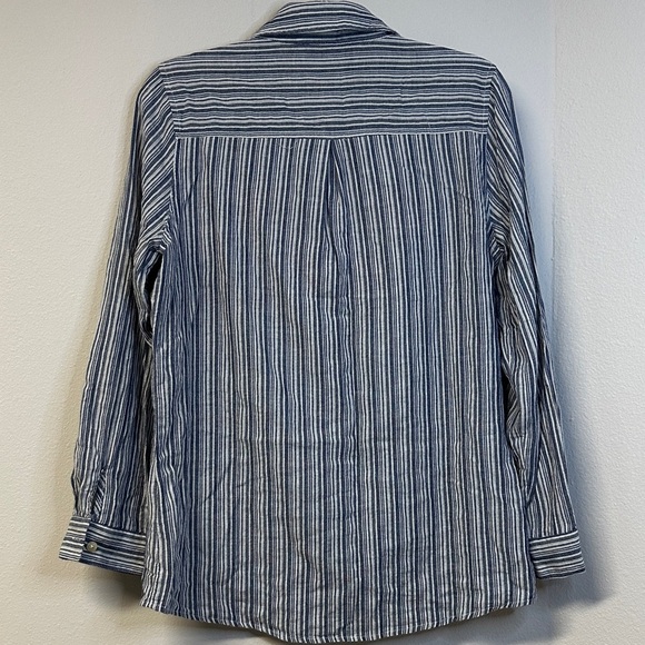 Paparazzi Floral Embroidered Button Up Blouse Women's Size M EUC - Picture 4 of 5